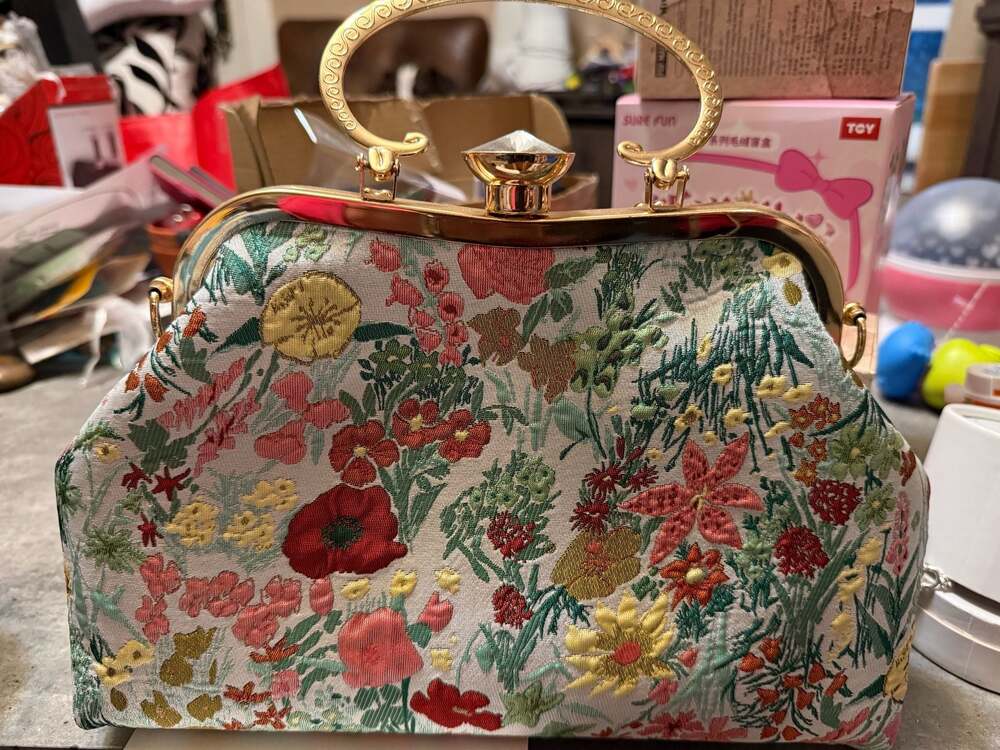Vintage Floral Brocade Kiss-Lock Frame Handbag with Gold Tone Handle